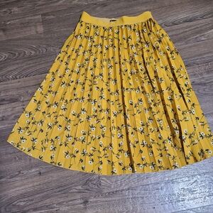 Floral Yellow Pleated Skirt